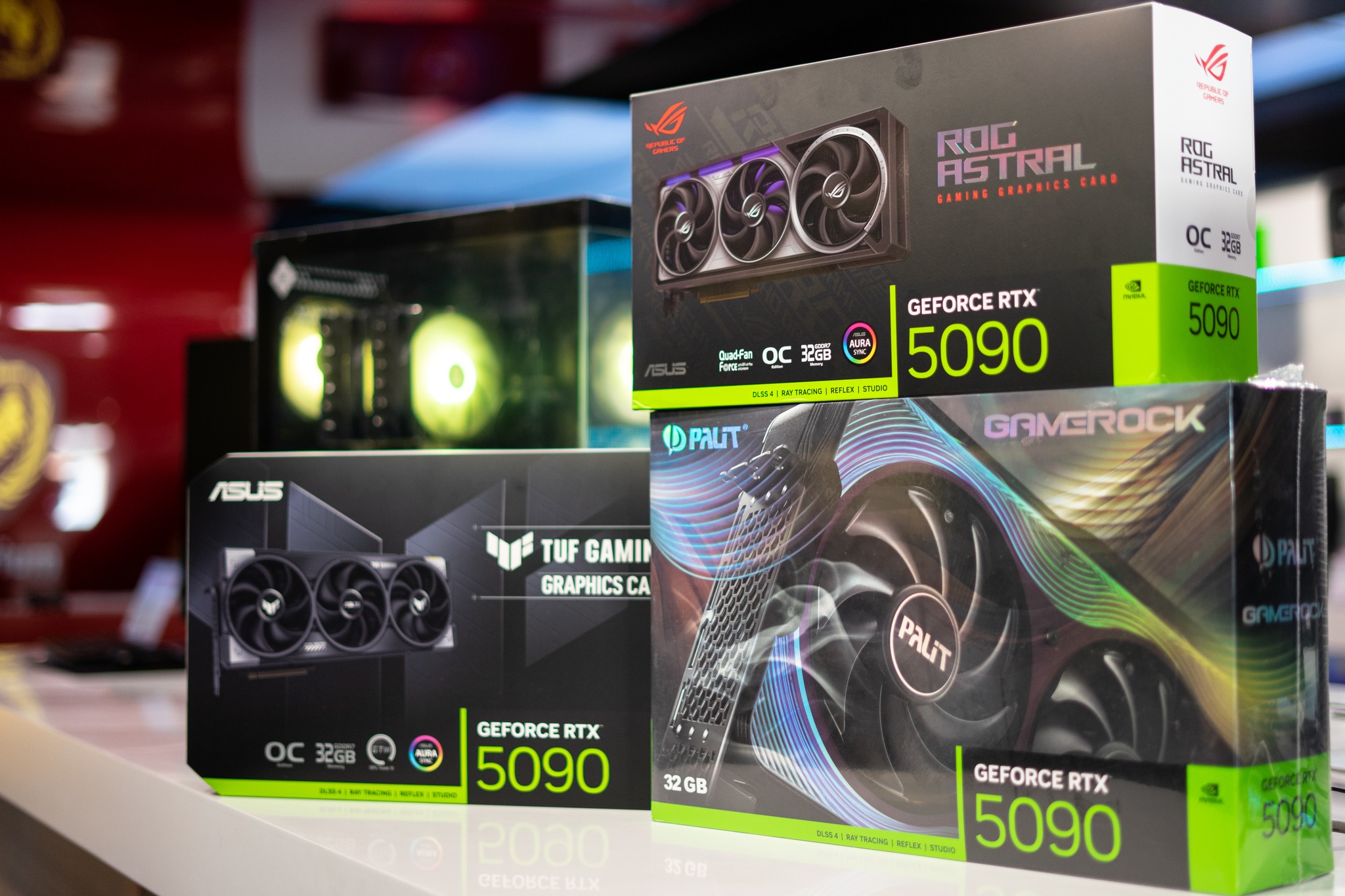GeForce  RTX 5090 , RTX 5080, RTX 5070 Ti , RTX 5070 , RTX 4090 , RTX 4080 Super,  RTX 4080 , RTX 4070 Ti Super,  RTX 4070 Ti , RTX 4070 Supe